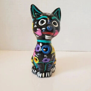 Vintage Multi-colored Handpainted  Folk Art Mexican Cat Figurine.